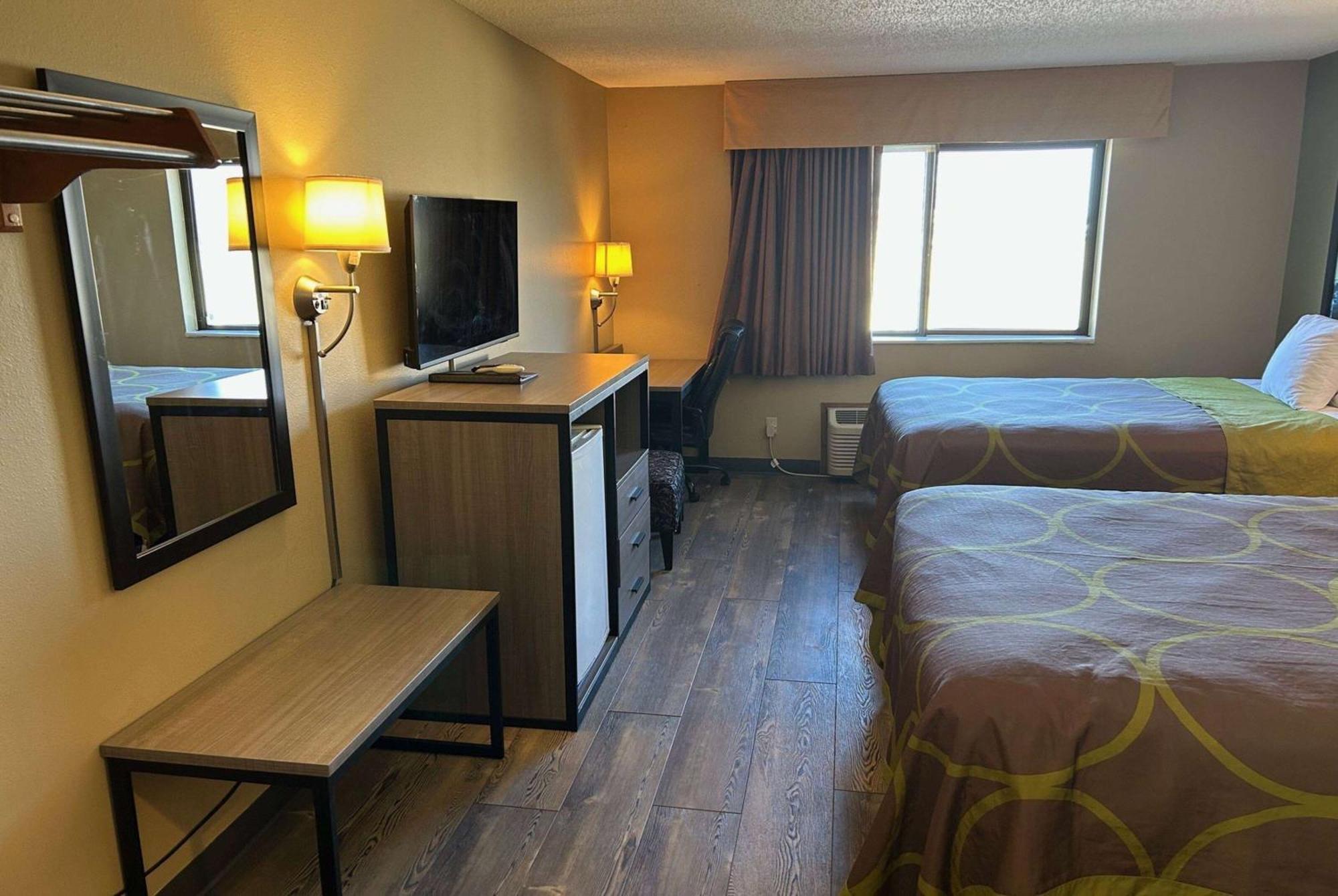Super 8 By Wyndham Perry Ia Hotel Eksteriør billede